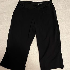 Black Mountain Hardware capris